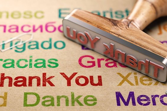Das Wort danke in verschiedenen Sprachen.